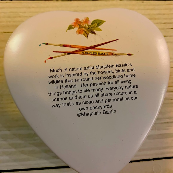 4”x4” little Tin trinket dish with beautiful artwork done by Marjolein Bastin - Picture 3 of 5
